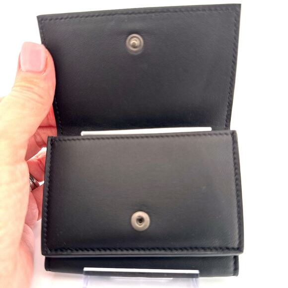 Bottega Veneta Intrecciato Compact Trifold Wallet in Black Nappa Leather - Picture 5 of 6